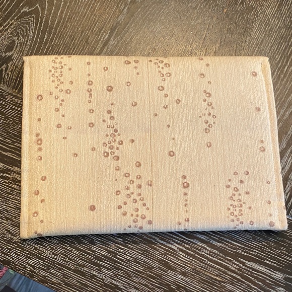 Source Unknown Cream Clutch with Brown Accents - Picture 4 of 10